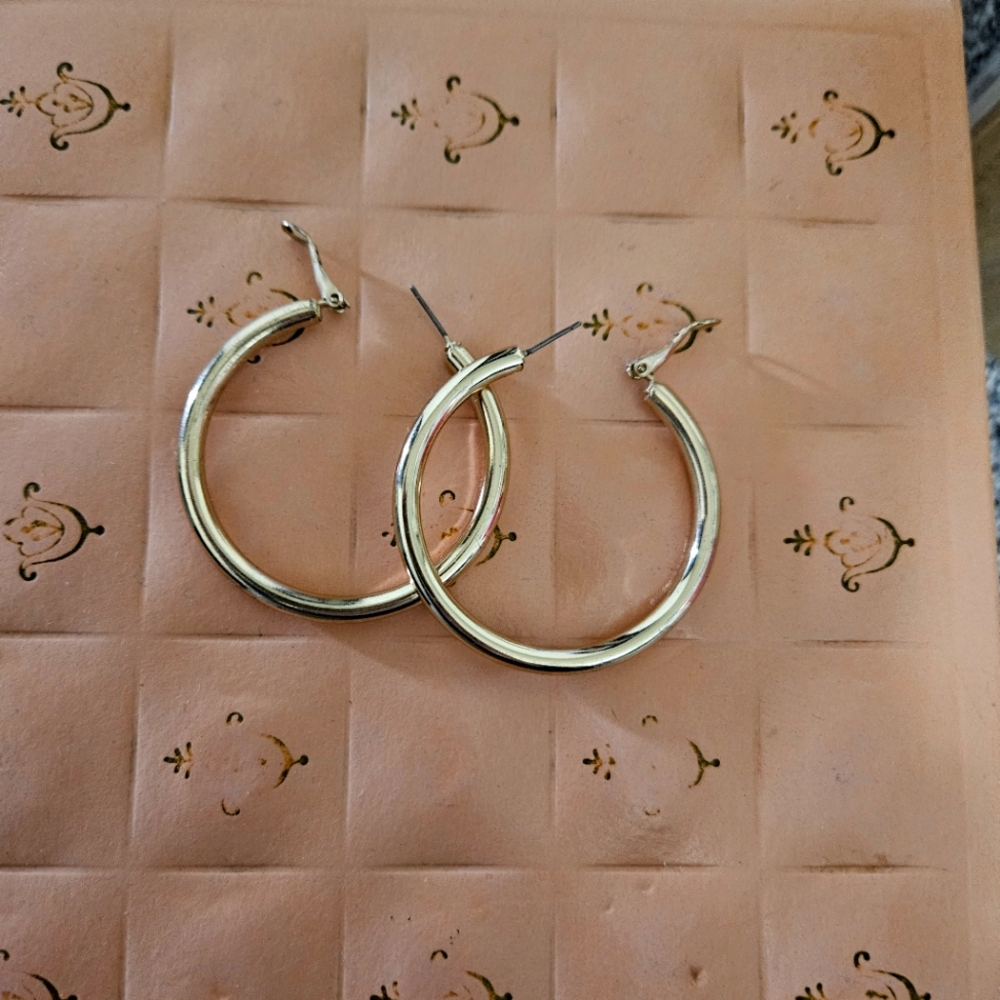 Gold chunky hoops